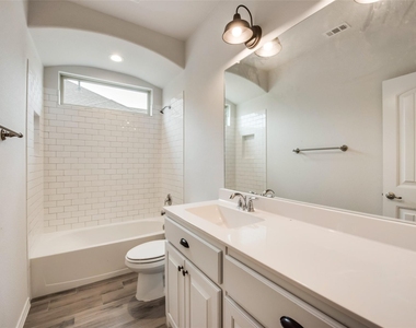 709 Falcon Road - Photo Thumbnail 9
