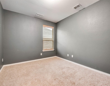 709 Falcon Road - Photo Thumbnail 11