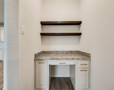 709 Falcon Road - Photo Thumbnail 7