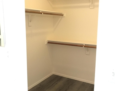 17407 N 28th Avenue - Photo Thumbnail 19