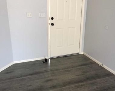 17407 N 28th Avenue - Photo Thumbnail 13