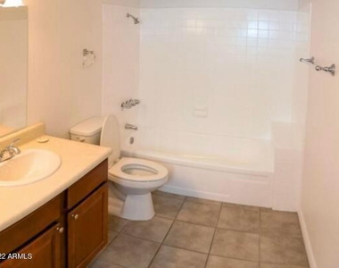 17211 N 35th Avenue - Photo Thumbnail 14