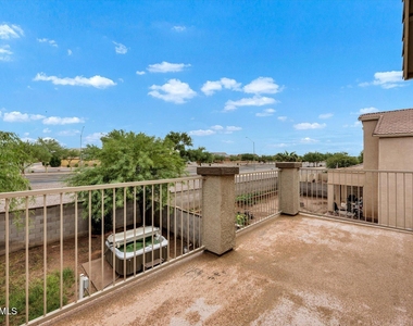 2886 N Paisley Avenue - Photo Thumbnail 34