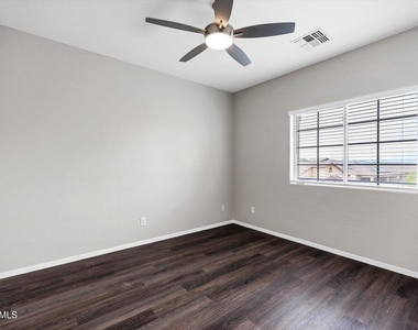 2886 N Paisley Avenue - Photo Thumbnail 13