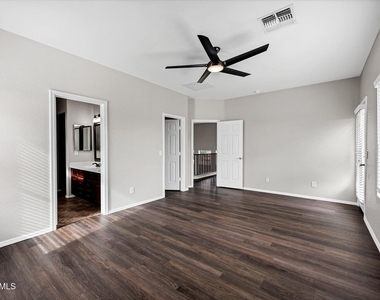 2886 N Paisley Avenue - Photo Thumbnail 23
