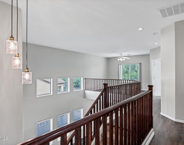 2886 N Paisley Avenue - Photo Thumbnail 25