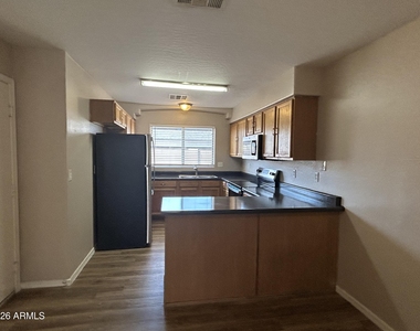 7223 S 3rd Avenue - Photo Thumbnail 10