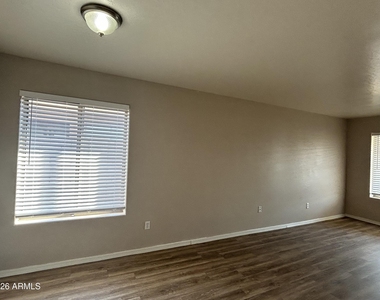 7223 S 3rd Avenue - Photo Thumbnail 7