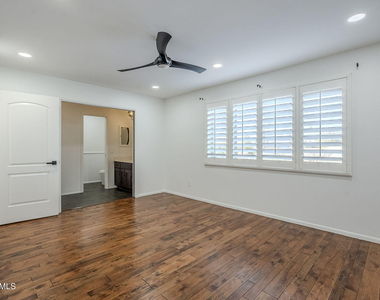7654 E Minnezona Avenue - Photo Thumbnail 21