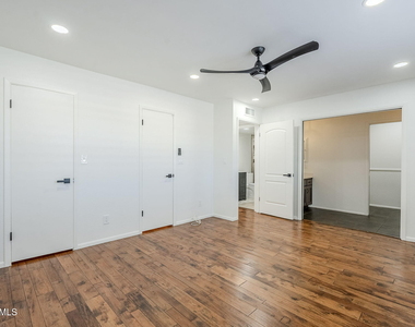 7654 E Minnezona Avenue - Photo Thumbnail 22