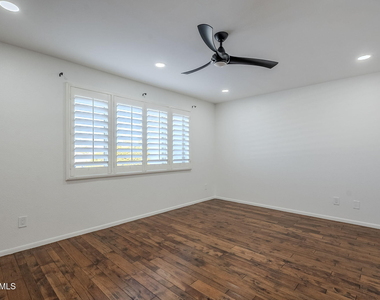 7654 E Minnezona Avenue - Photo Thumbnail 20