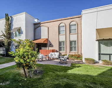 7654 E Minnezona Avenue - Photo Thumbnail 1