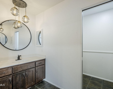 7654 E Minnezona Avenue - Photo Thumbnail 24