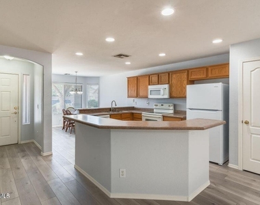 730 E Anastasia Street - Photo Thumbnail 6