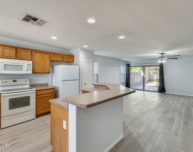 730 E Anastasia Street - Photo Thumbnail 5