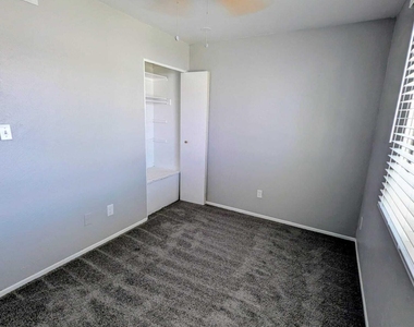 2640 W Coolidge Street - Photo Thumbnail 11