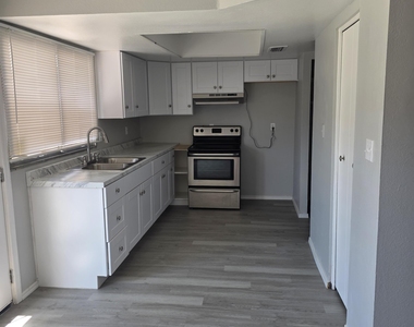 2640 W Coolidge Street - Photo Thumbnail 4