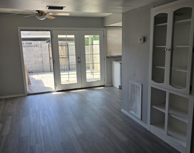 2640 W Coolidge Street - Photo Thumbnail 1