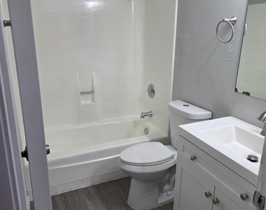 2640 W Coolidge Street - Photo Thumbnail 7