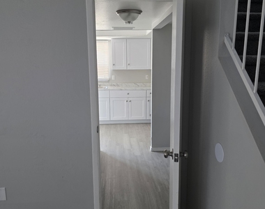 2640 W Coolidge Street - Photo Thumbnail 3