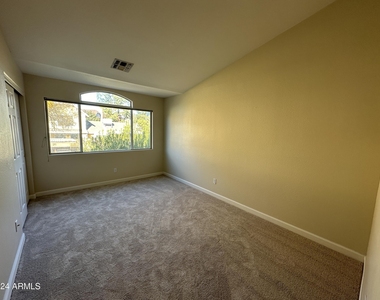 4805 E Kachina Trail - Photo Thumbnail 15