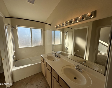4805 E Kachina Trail - Photo Thumbnail 12
