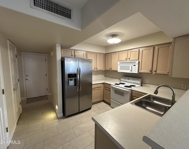 4805 E Kachina Trail - Photo Thumbnail 3