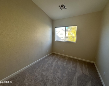 4805 E Kachina Trail - Photo Thumbnail 18