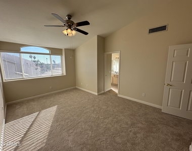 4805 E Kachina Trail - Photo Thumbnail 9