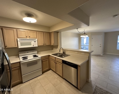 4805 E Kachina Trail - Photo Thumbnail 2