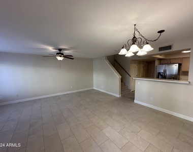 4805 E Kachina Trail - Photo Thumbnail 8