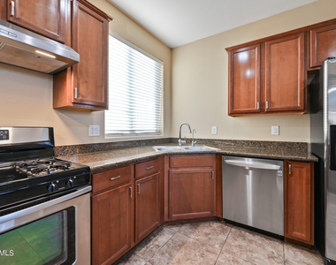 2033 S Colt Drive - Photo Thumbnail 11