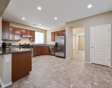 2033 S Colt Drive - Photo Thumbnail 9