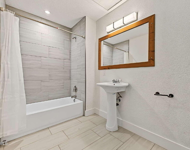 1 W Fairmont Drive - Photo Thumbnail 10