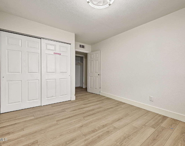1 W Fairmont Drive - Photo Thumbnail 15