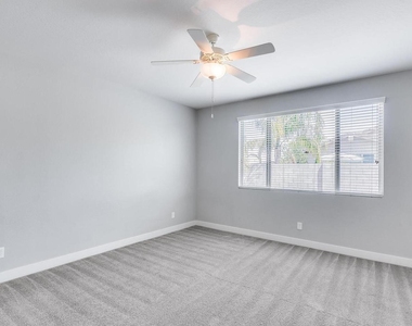 246 W White Oak Avenue - Photo Thumbnail 25