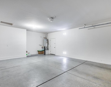 246 W White Oak Avenue - Photo Thumbnail 47