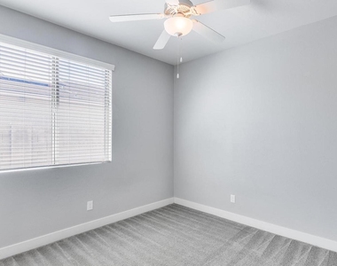 246 W White Oak Avenue - Photo Thumbnail 34
