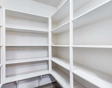 246 W White Oak Avenue - Photo Thumbnail 24