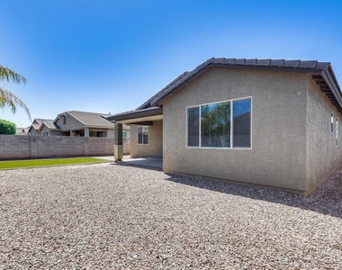 246 W White Oak Avenue - Photo Thumbnail 45