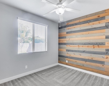 246 W White Oak Avenue - Photo Thumbnail 31