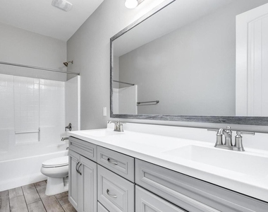 246 W White Oak Avenue - Photo Thumbnail 38