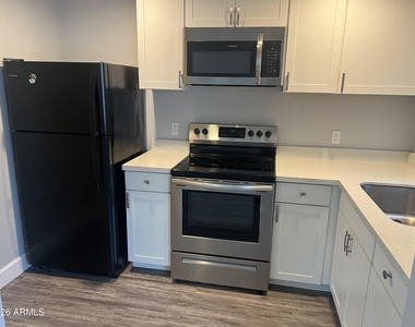 213 S Doran -- - Photo Thumbnail 2