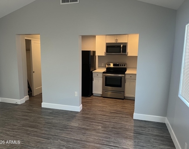 213 S Doran -- - Photo Thumbnail 4