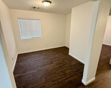 17517 W Ventura Street - Photo Thumbnail 10