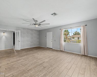 4238 N 10th Place - Photo Thumbnail 2