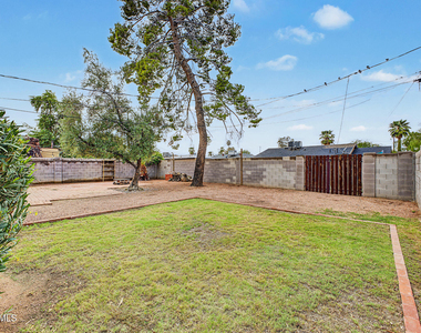 4238 N 10th Place - Photo Thumbnail 24