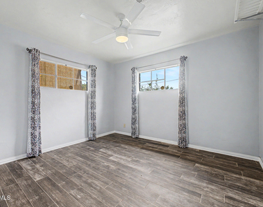 4238 N 10th Place - Photo Thumbnail 16