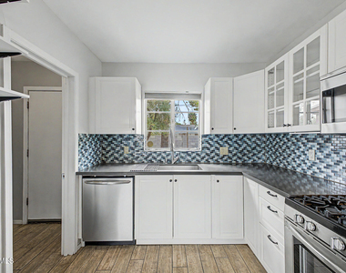 4238 N 10th Place - Photo Thumbnail 8