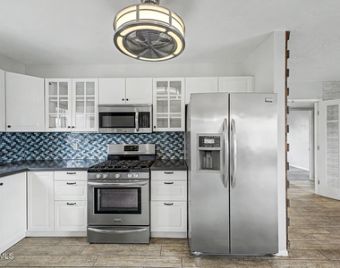 4238 N 10th Place - Photo Thumbnail 29